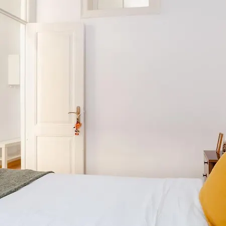 Two Bedroom Cozy Flat By River In Quiet Art Zone アパート