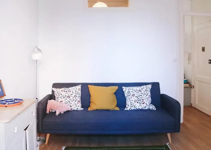 Two Bedroom Cozy Flat By River In Quiet Art Zone * Lissabon