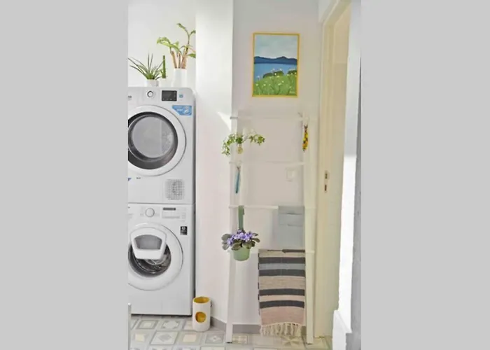 Apartment Two Bedroom Cozy Flat By River In Quiet Art Zone *