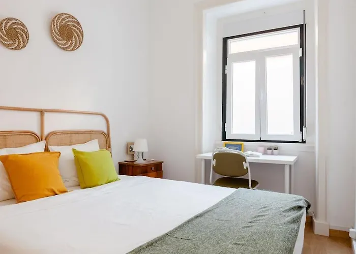 Two Bedroom Cozy Flat By River In Quiet Art Zone Apartment Lissabon