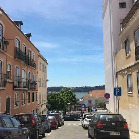 Apartmán Two Bedroom Cozy Flat By River In Quiet Art Zone