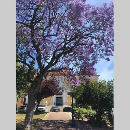 Apartmán Two Bedroom Cozy Flat By River In Quiet Art Zone *