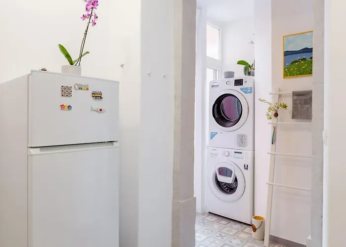 Two Bedroom Cozy Flat By River In Quiet Art Zone Daire Lisboa