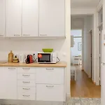 Two Bedroom Cozy Flat By River In Quiet Art Zone Apartman *